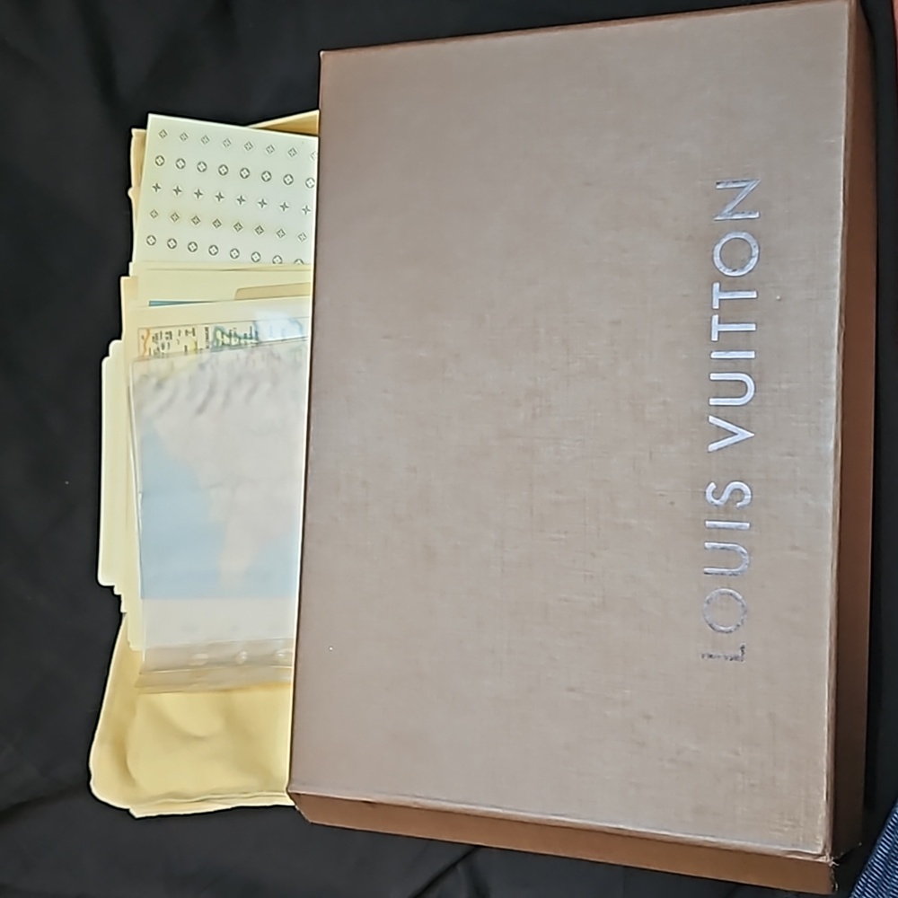 LOUIS VUITTON  Agenda inserts. ORIGINALS!!!  With box and dust bag.
